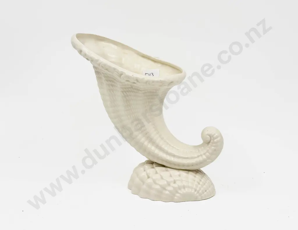 Spode Shell Form Vase Image 1++