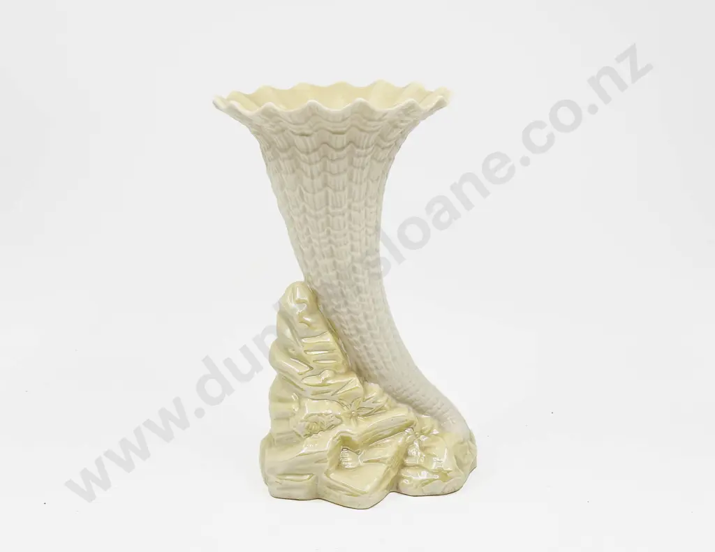Belleek Shell Form Vase Image 1++