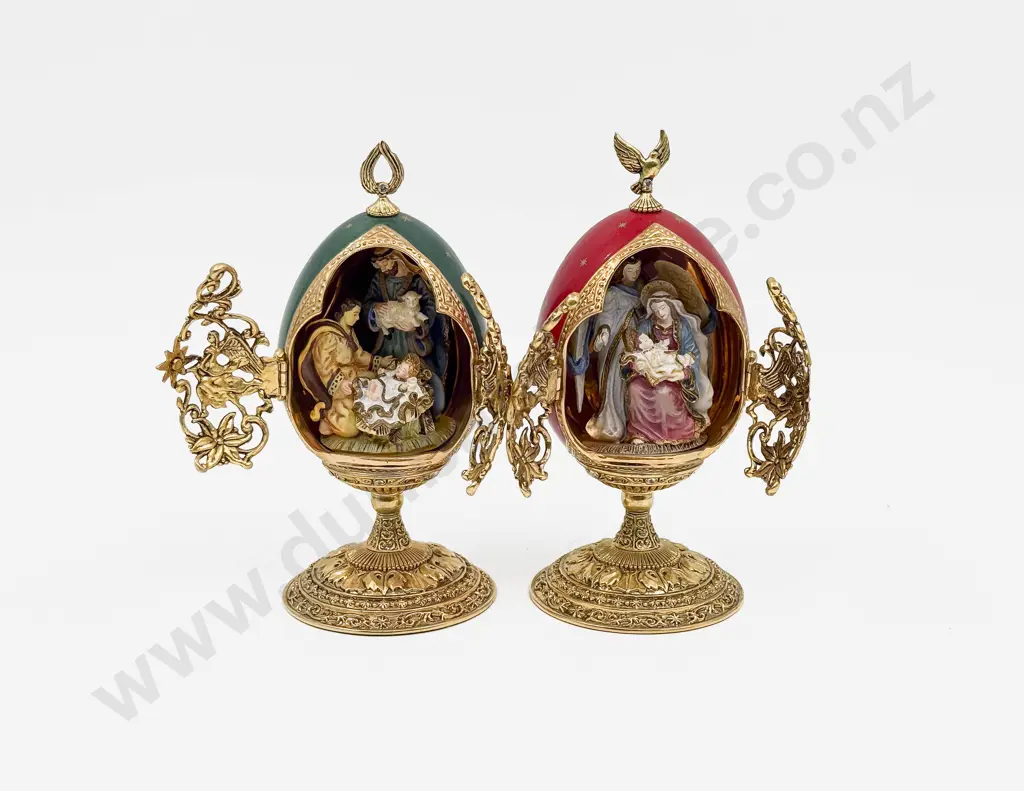 Pair of Decorative Nativity Eggs Image 1++
