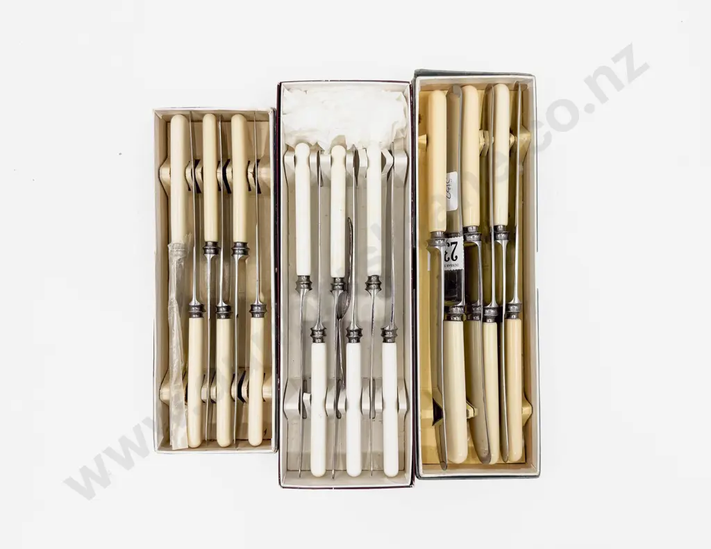 Three Boxed Bone Handled Knife Sets Image 1++