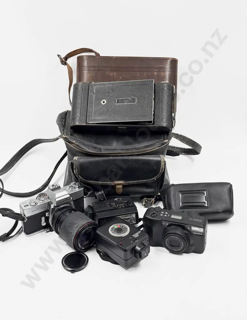 Qty of Assorted Cameras and Accessories Image 1++