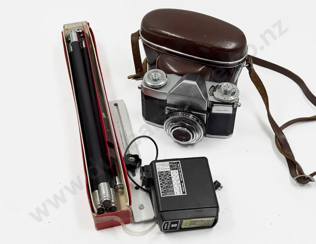 Vintage Camera with Small Tripod etc Image 1++