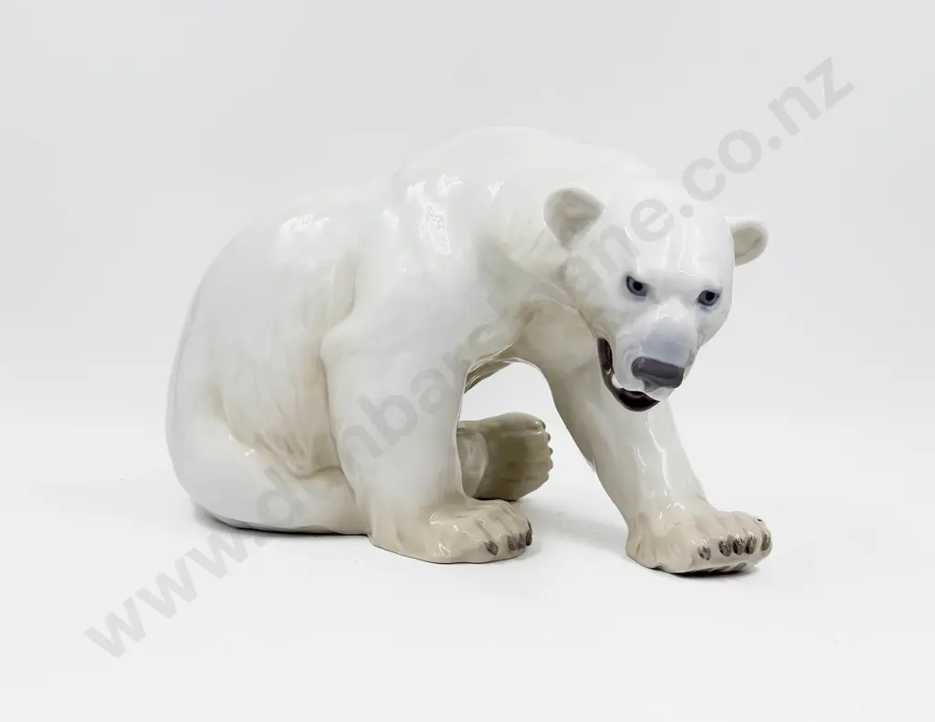 Large B&G Polar Bear Image 1++