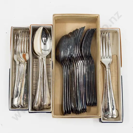 Small Qty of Assorted Boxed Cutlery