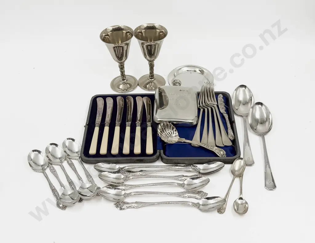 Qty of Assorted S/P etc Including Cutlery Image 1++