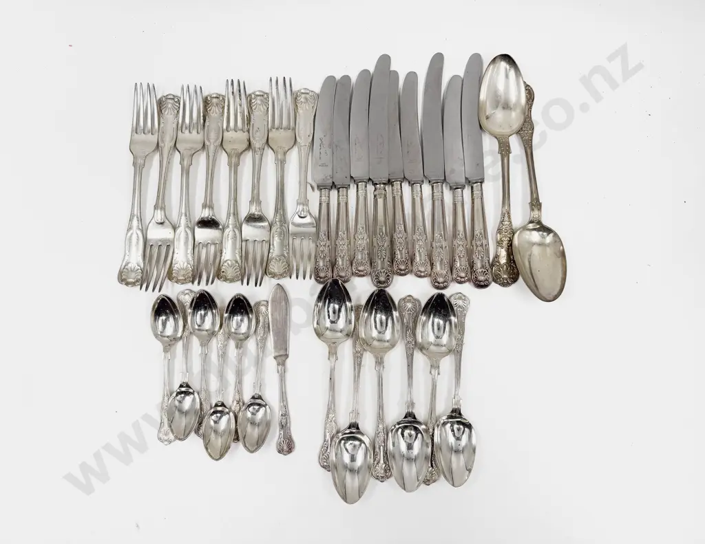 Qty of Kings Pattern Cutlery Image 1++