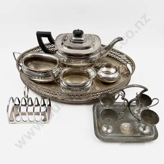 Qty of Assorted S/P On Gallery Drinks Tray
