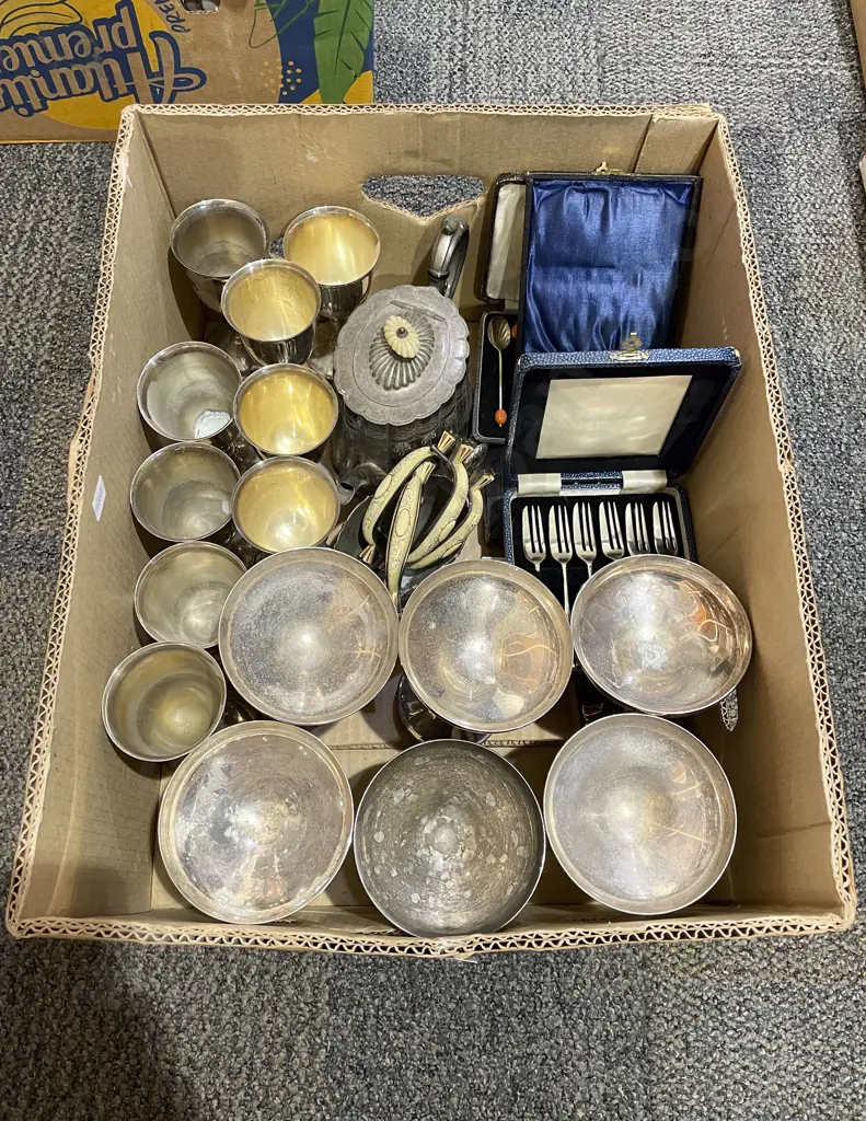 Box of Assorted S/P Inlcluding Boxed Cake Forks Etc Image 1++