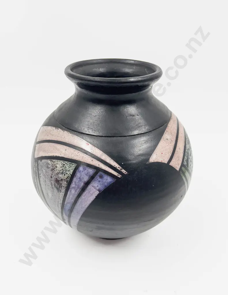 NZ Pottery Vase Image 1++