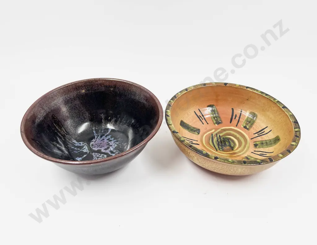 Two NZ Pottery Bowls Image 1++