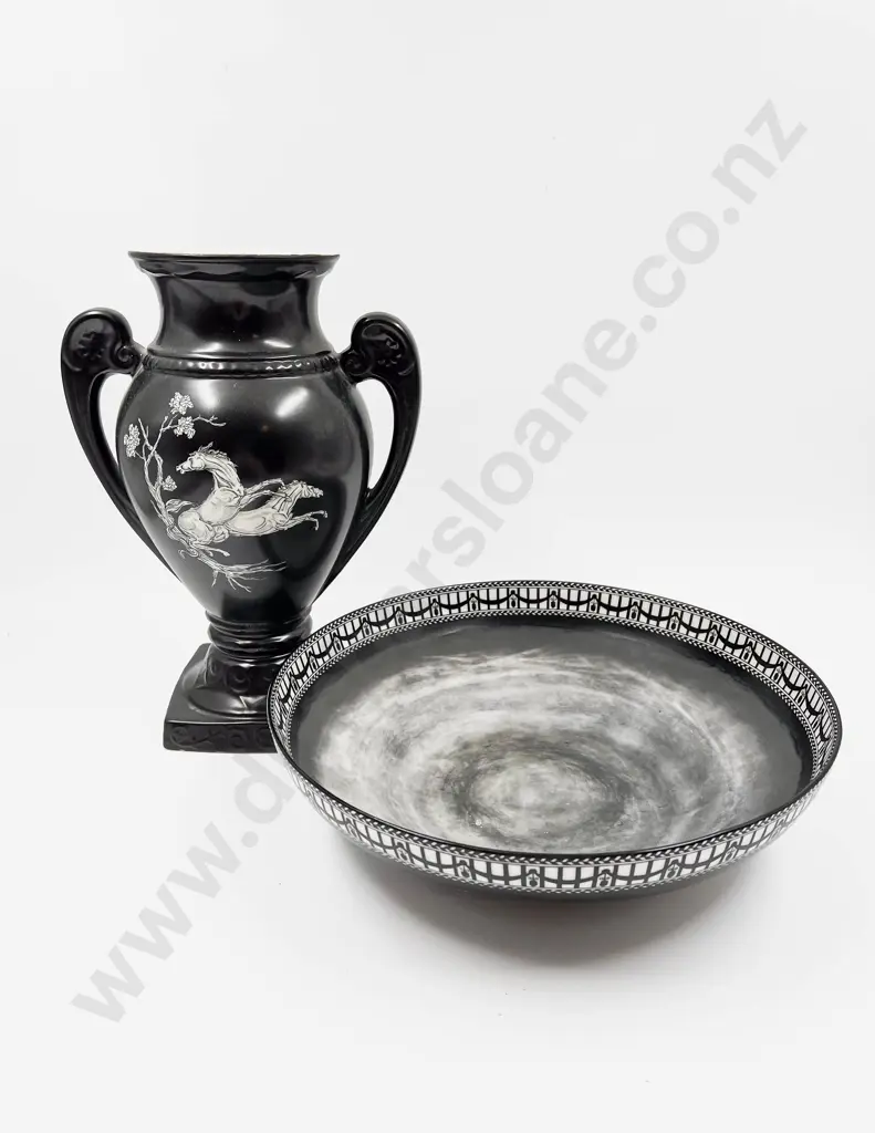 Royal Worcester Centre Bowl Together with Crown Devon Pedestal Mantle Vase Image 1++