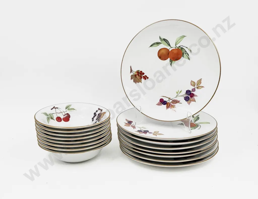 Quantity of Assorted Royal Worcester Evesham Pattern Image 1++