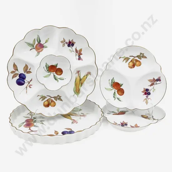 Quantity of Assorted Royal Worcester Evesham Pattern