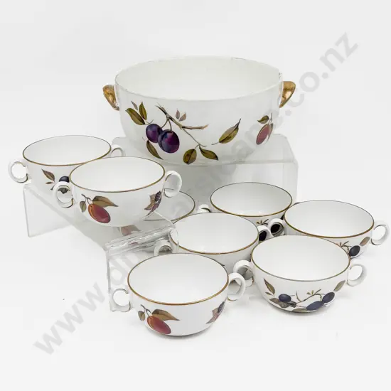 Quantity of Assorted Royal Worcester Evesham Pattern