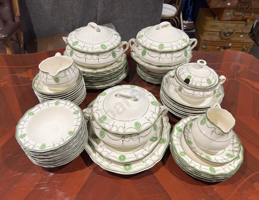 RD "Countess" Pattern Part Dinner Service Image 1++