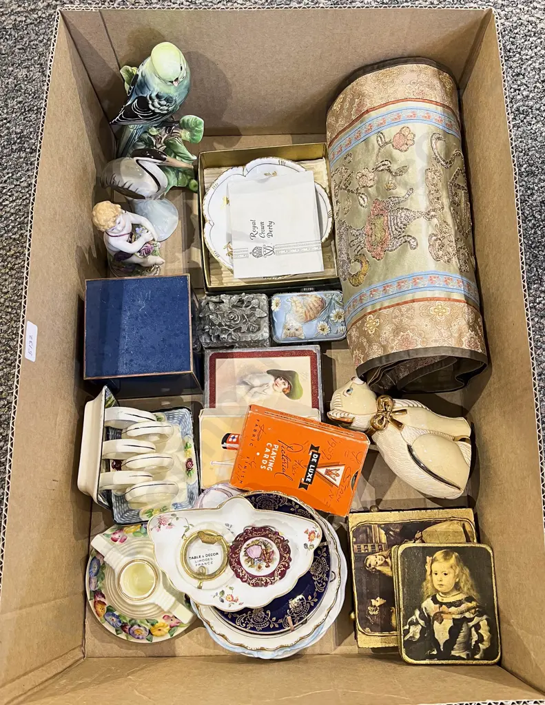 Box Qty of Assorted Including Table Runner with Animal Ornaments and China Image 1++