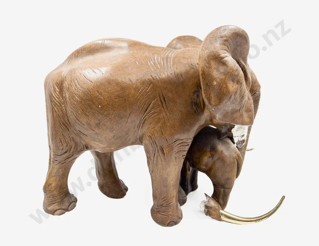 Large Elephant Figure Group (Faults) Image 1++