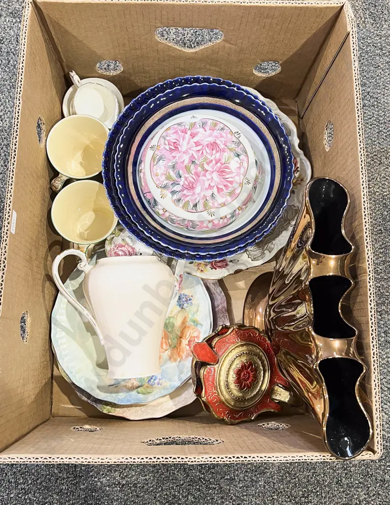 Qty of Assorted Fancy China Image 1++