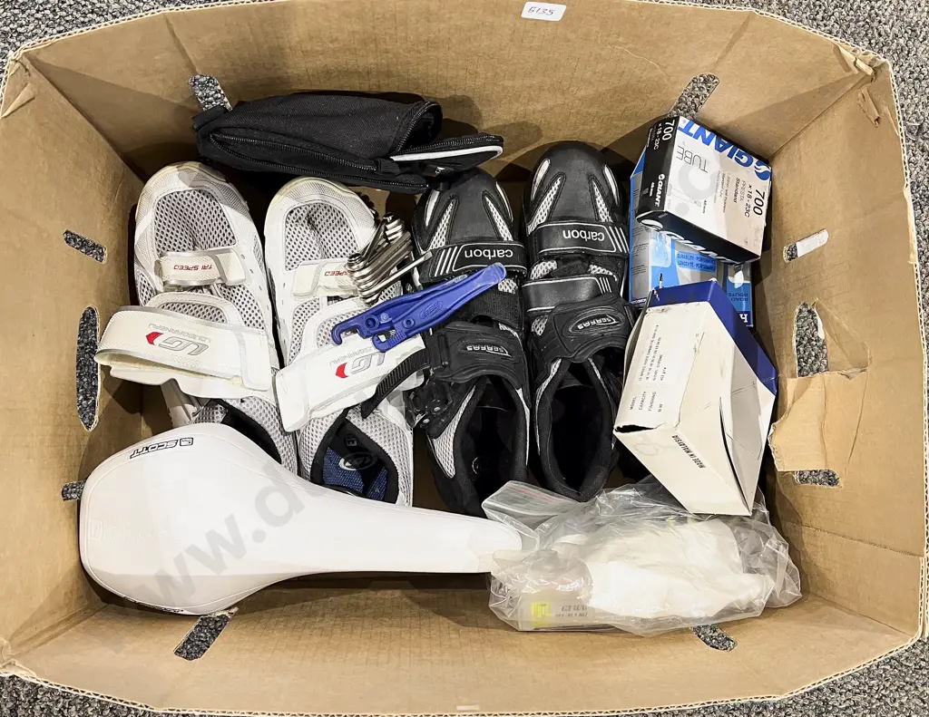 Qty of Assorted Cycling Accessories etc Image 1++
