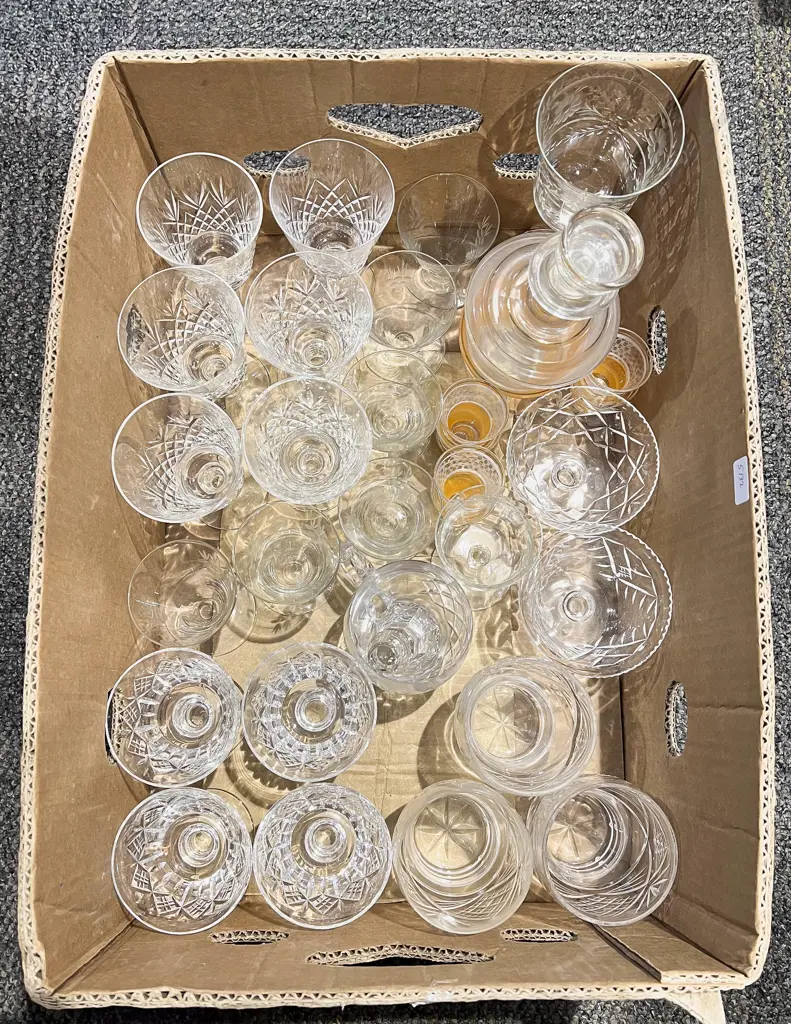Box Qty of Assorted Crystal and Glass Ware Image 1++
