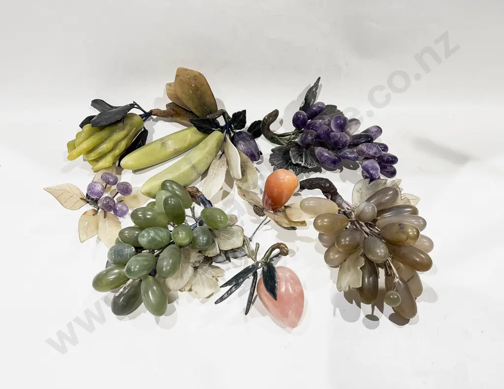 Qty of Assorted Hardstone Grapes etc Image 1++