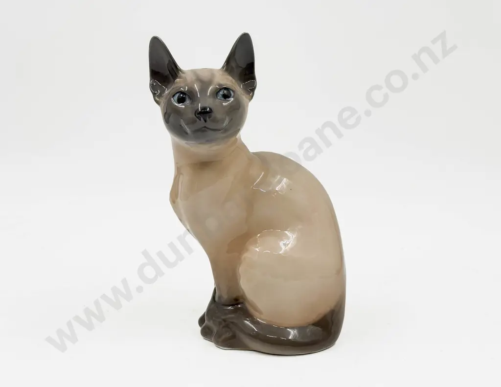 Royal Copenhagen Cat Image 1++