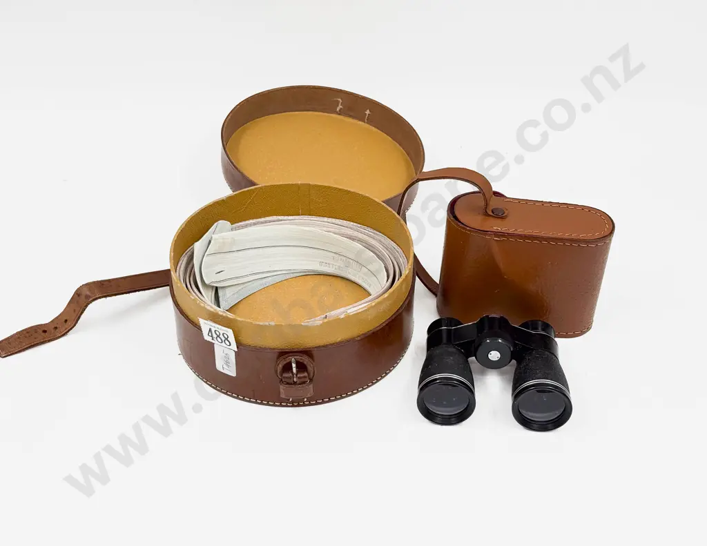 Vintage Collar Box with Collars and Cased Opera Glasses Image 1++