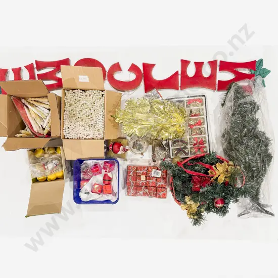 Qty of Assorted Christmas Ornaments and Decorations