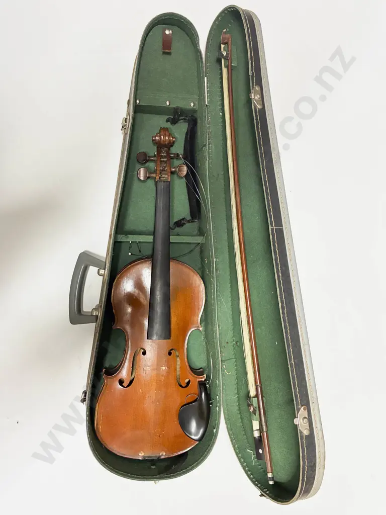 Violin in Case (A/F) Image 1++