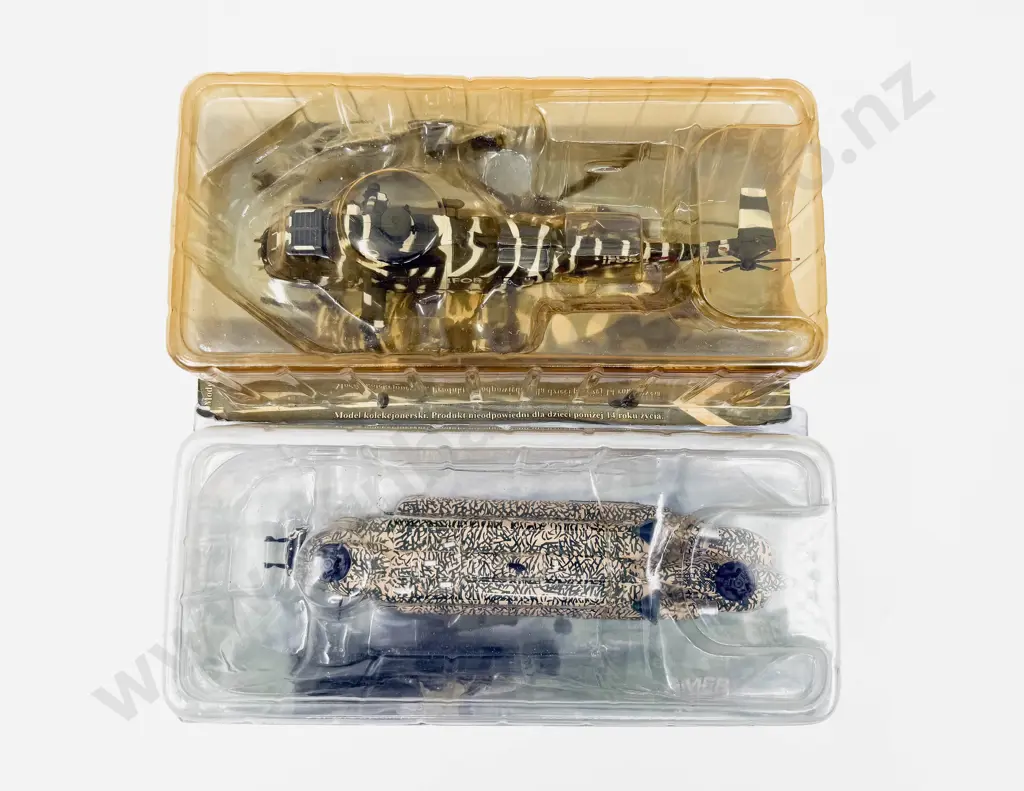 Two Amer Com Collection British & German Helicopter Models Chinook & 1996 Westland Image 1++