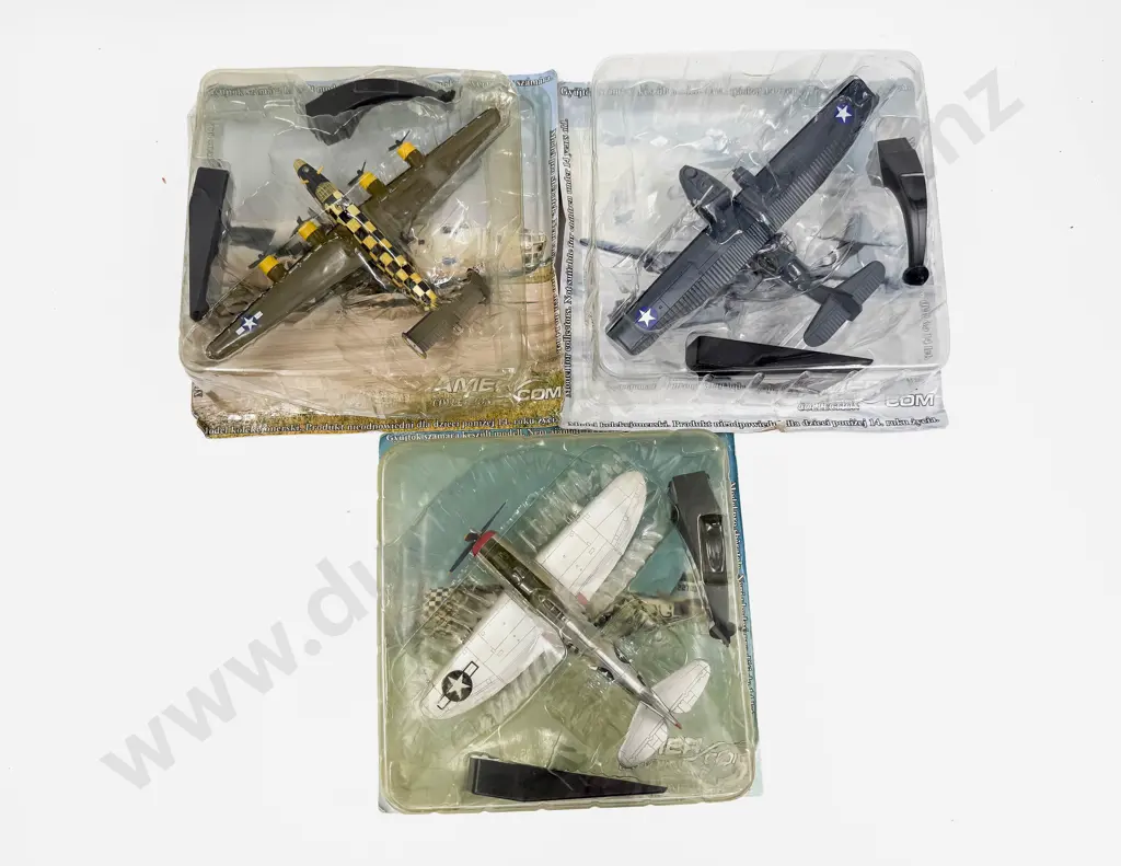 Three Amer Com Collection US WWII Fighter Plane Models PBY-5A Catalina P-47D Thunderbolt B-24D Liberator Image 1++