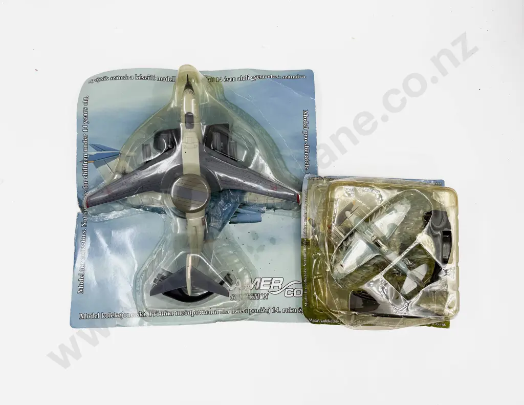 Two Amer Com Collection Russian Models 2007 Beriev & 1944 Jakowlew Image 1++
