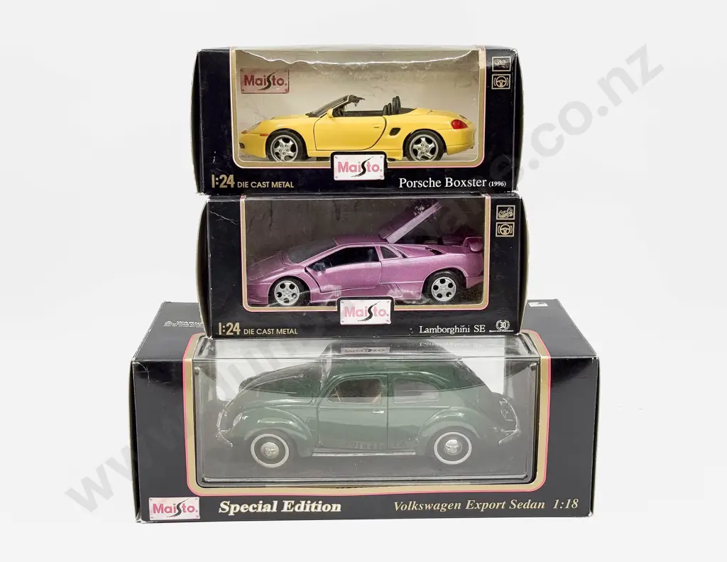 Boxed Maisto 1:18 Scale Volkswagen and Two 1:24 Porsche and Lamborghini Image 1++