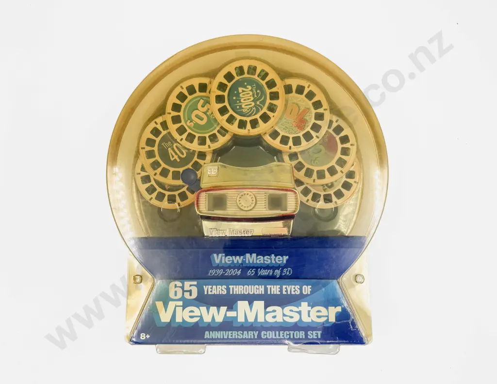 View Master 1939-2004 65 Years of 3D Anniversary Collector Set Image 1++