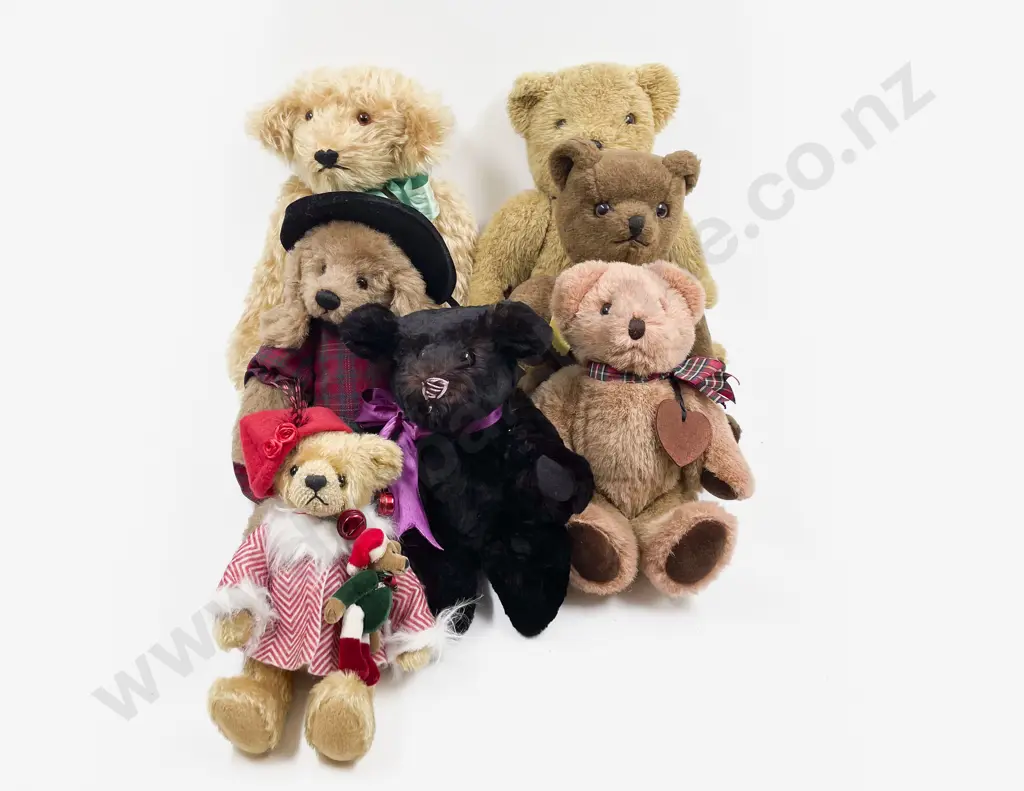 Collection of Commercial and Craft Teddy Bears Image 1++