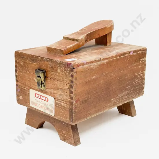 Vintage Kiwi Shoe Groomer Box