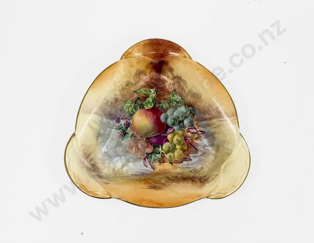 Crown Devon "Devon Glory" Triangular Dish Image 1++