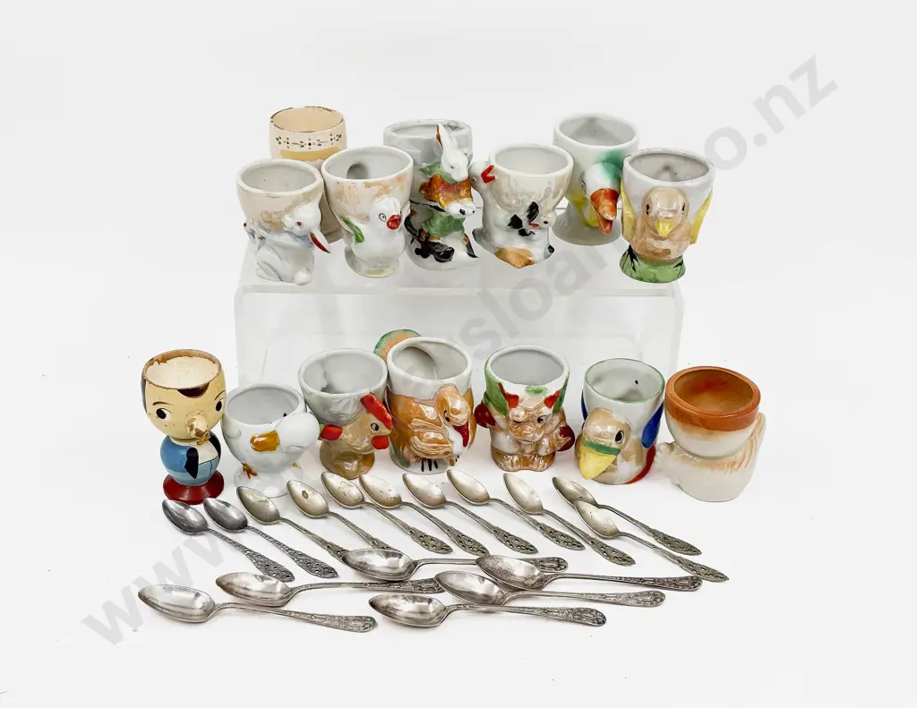 Qty of Assorted Vintage Novelty Egg Cups Image 1++