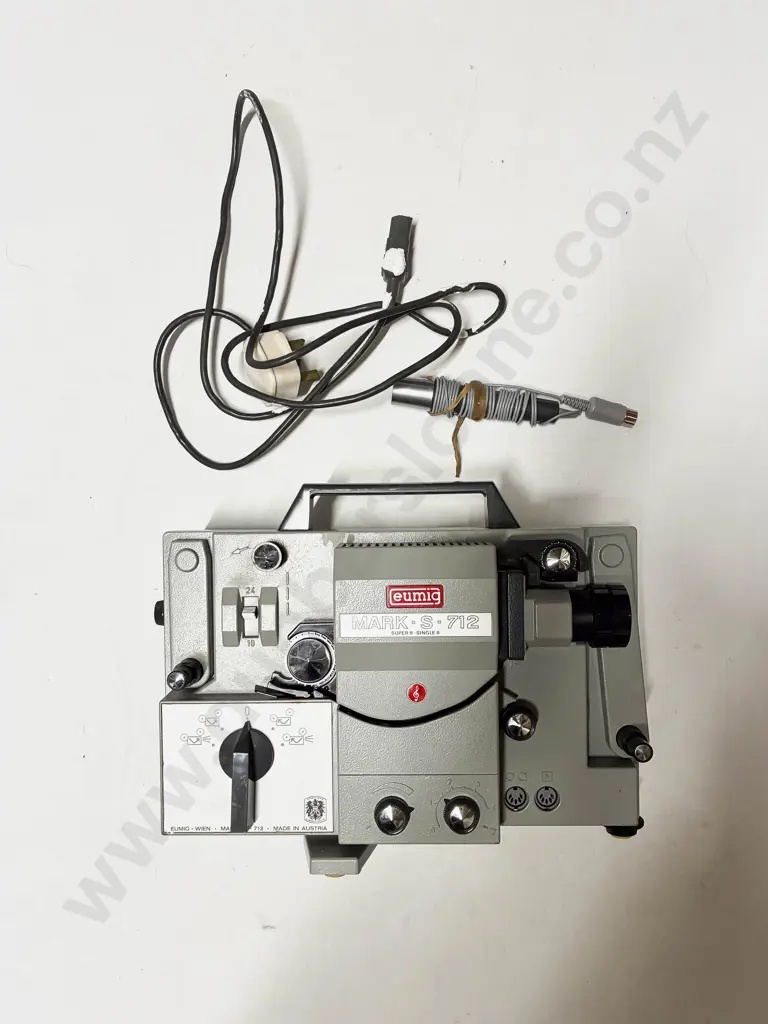 Boxed Eumig Projector Image 1++
