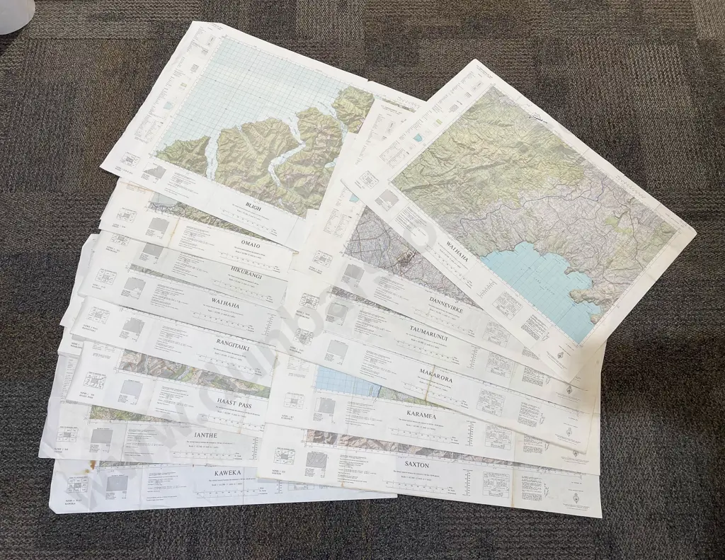 Large Qty of Assorted NZ Topigraphical Maps (Loose) Image 1++