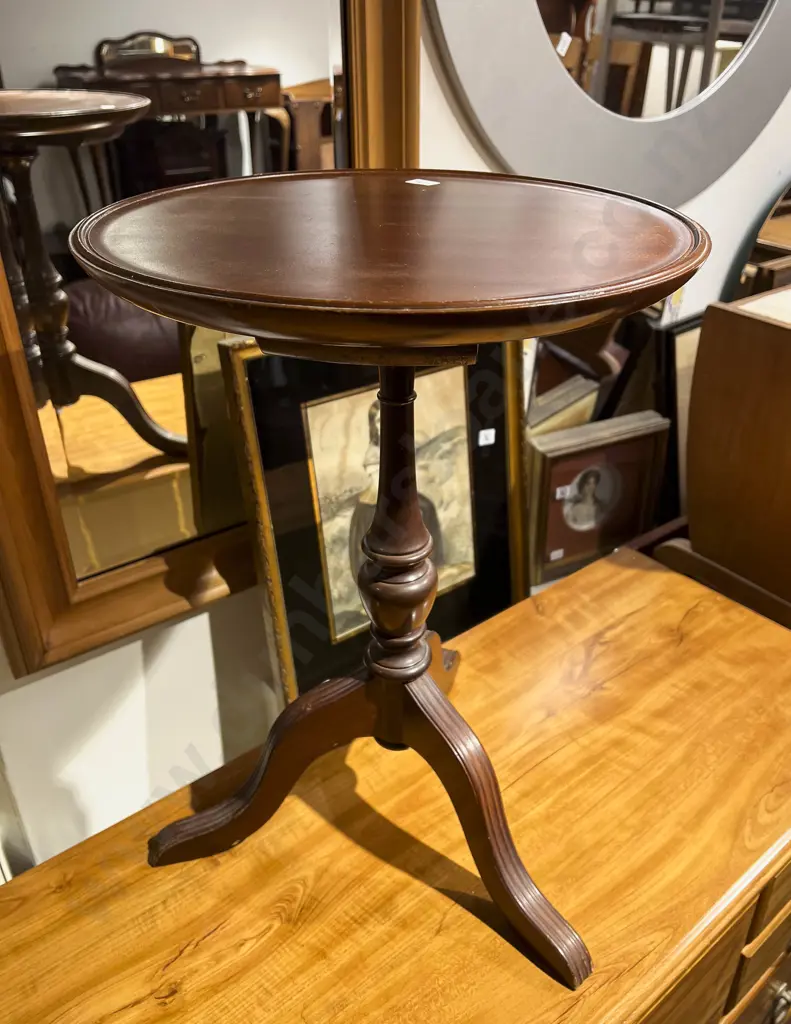 Mahogany Tripod Base Wine Table Image 1++
