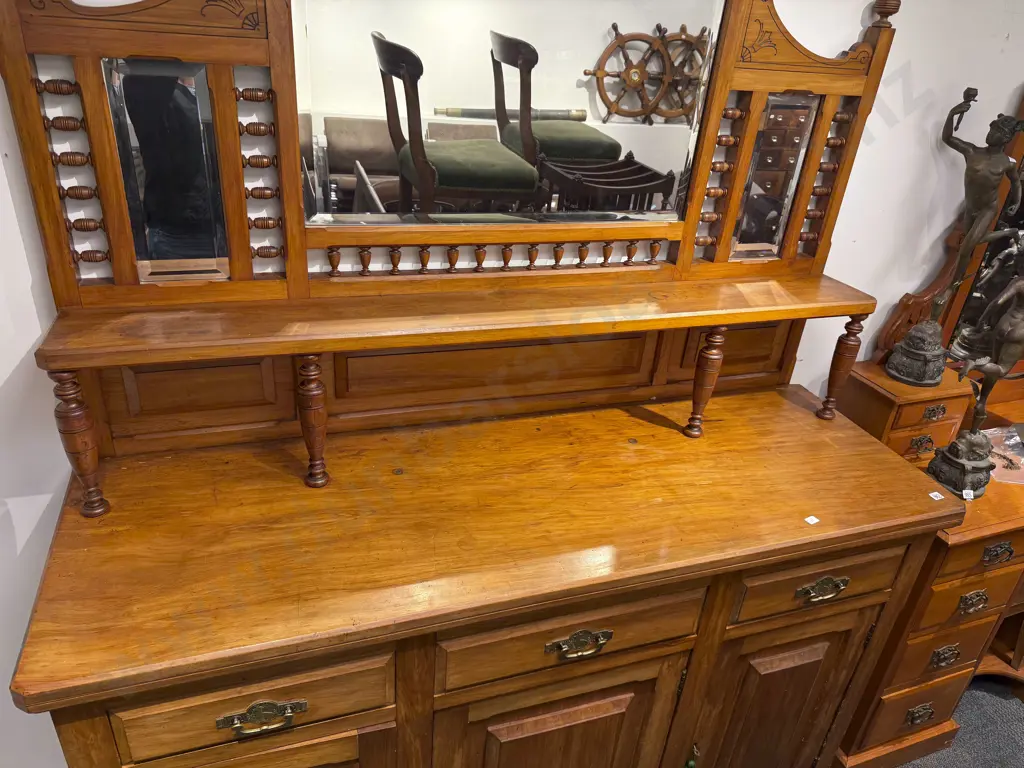 Late 19th Century NZ Colonial Kauri Mirror Back Sideboard Image 1++