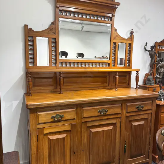 Late 19th Century NZ Colonial Kauri Mirror Back Sideboard