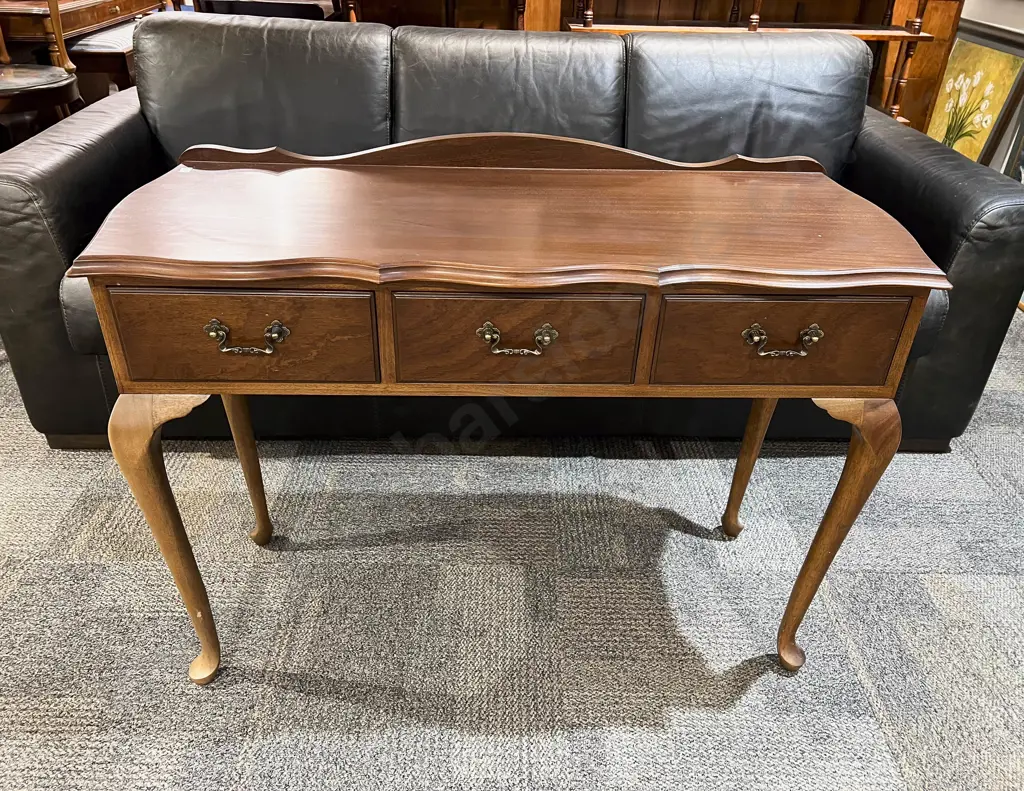 Mahogany Three Drawer Dressing Table Image 1++
