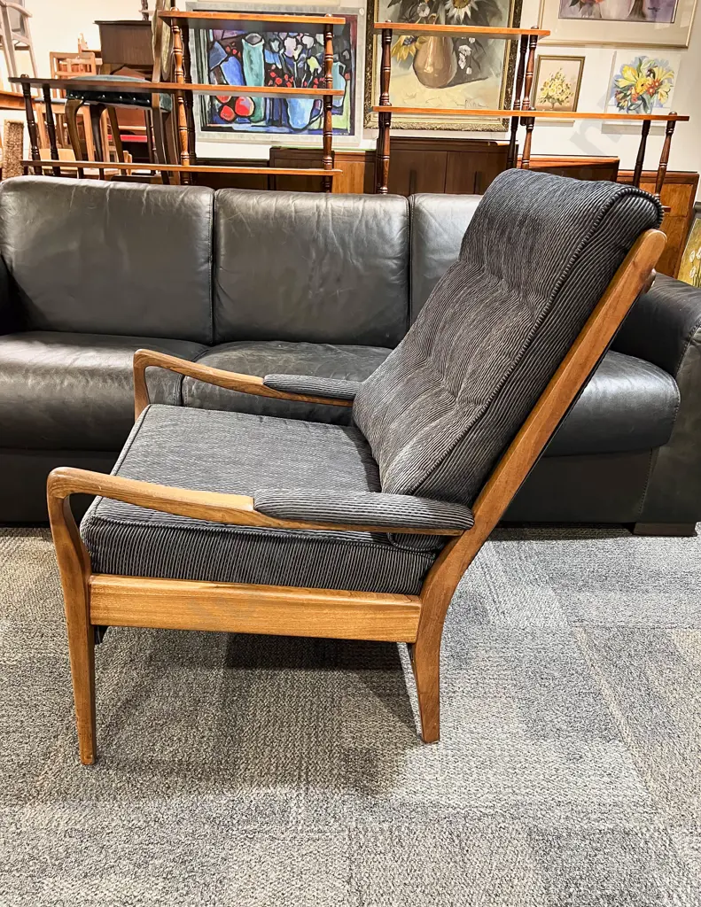 Mid Century Cintique Armchair Image 1++