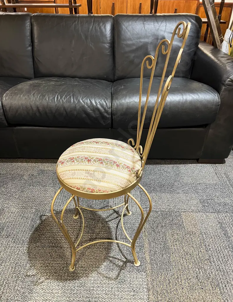 Decorative Wire Frame Bedroom Chair Image 1++