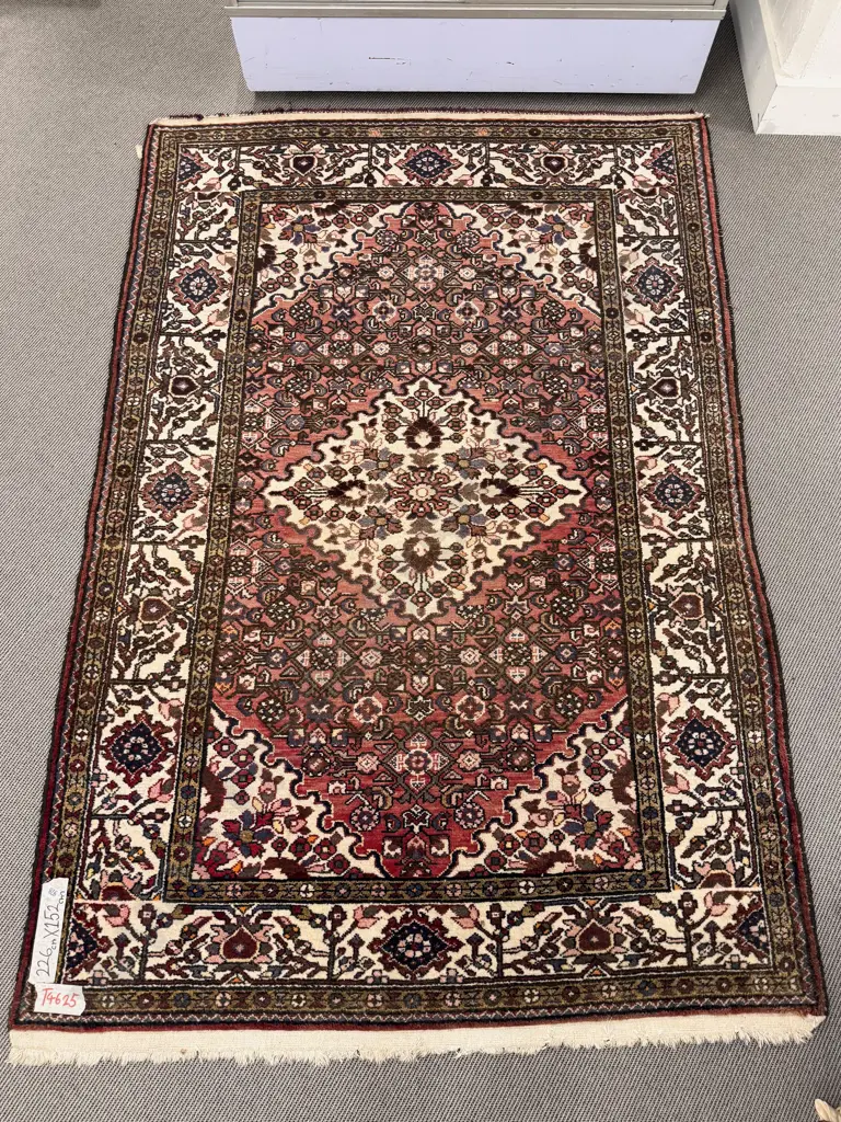 Persian Woollen Floor Rug Image 1++