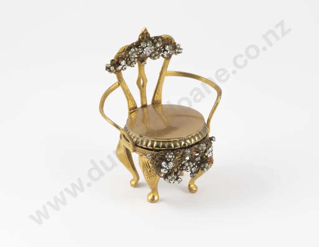 1950s Robert Demario Gold Plated Diamond Paste and Faux Pearl Gilded Armchair Powder Compact Image 1++