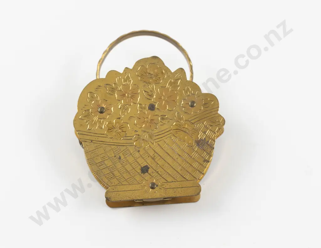 Vintage Zell Fifth Avenue Flower Basket Powder Compact Image 1++