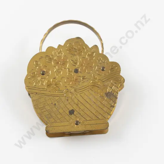 Vintage Zell Fifth Avenue Flower Basket Powder Compact